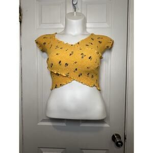 Hollister Yellow Floral Crop Top Women’s Size M – Pre-Owned Excellent